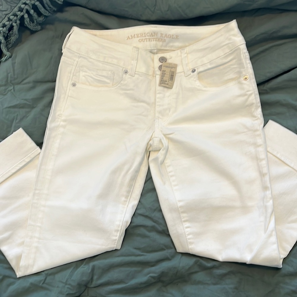 American eagle white capris